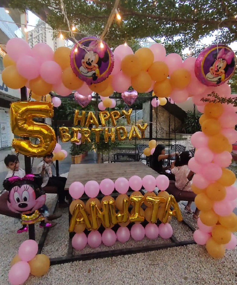 Top Class Balloon Decorator For Your Birthday Party